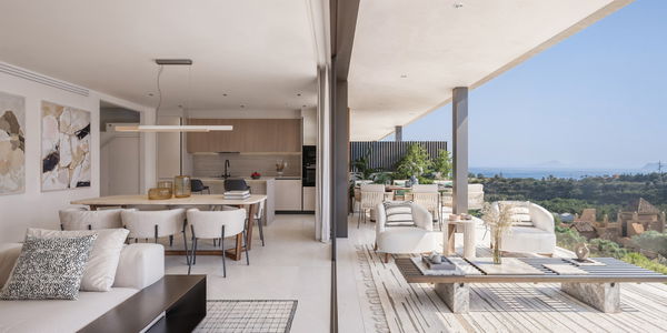 Stylish duplex penthouse with private rooftop solarium in Cancelada, Estepona