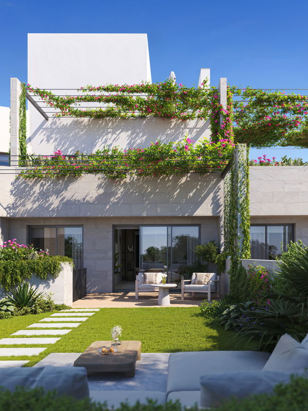 Exceptional penthouse residence with rooftop solarium and sea views, New Golden Mile, Estepona