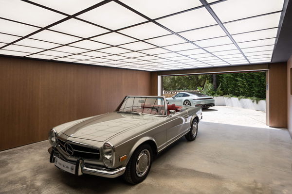 Contemporary masterpiece of architectural luxury in El Herrojo, Benahavís