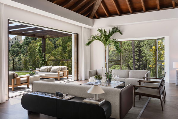 Contemporary masterpiece of architectural luxury in El Herrojo, Benahavís