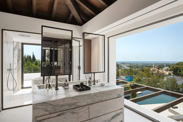 Contemporary masterpiece of architectural luxury in El Herrojo, Benahavís