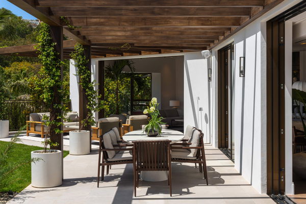 Contemporary masterpiece of architectural luxury in El Herrojo, Benahavís