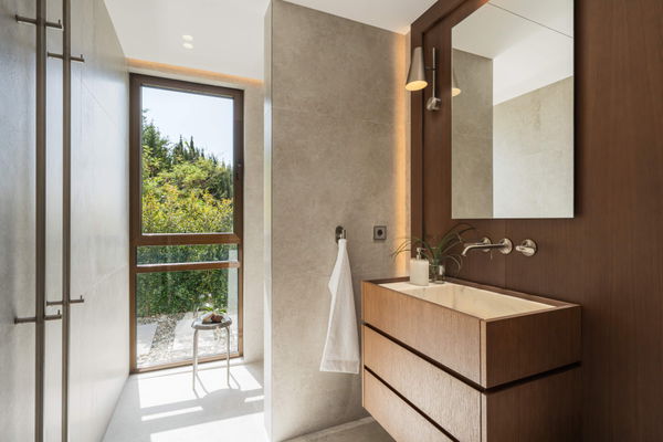 Contemporary masterpiece of architectural luxury in El Herrojo, Benahavís