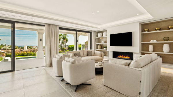 Refined contemporary living with sea views in Los Naranjos, Nueva Andalucía