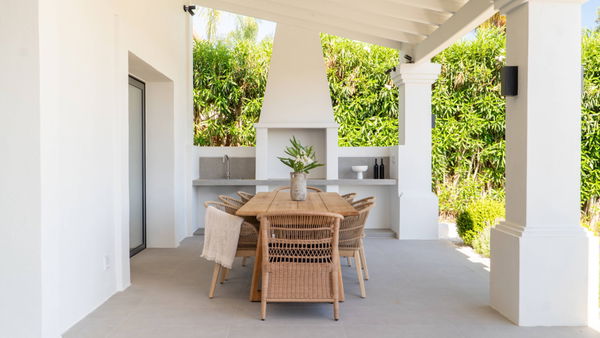Refined contemporary living with sea views in Los Naranjos, Nueva Andalucía