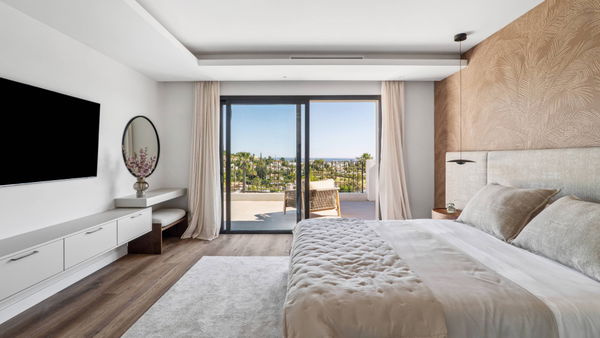 Refined contemporary living with sea views in Los Naranjos, Nueva Andalucía