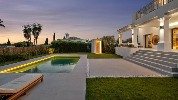 Refined contemporary living with sea views in Los Naranjos, Nueva Andalucía