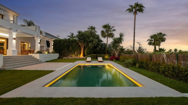 Refined contemporary living with sea views in Los Naranjos, Nueva Andalucía