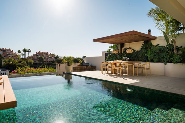 Elegant Scandinavian villa overlooking La Concha and the Mediterranean, Nueva Andalucia, Marbella