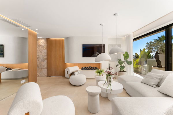 Elegant Scandinavian villa overlooking La Concha and the Mediterranean, Nueva Andalucia, Marbella