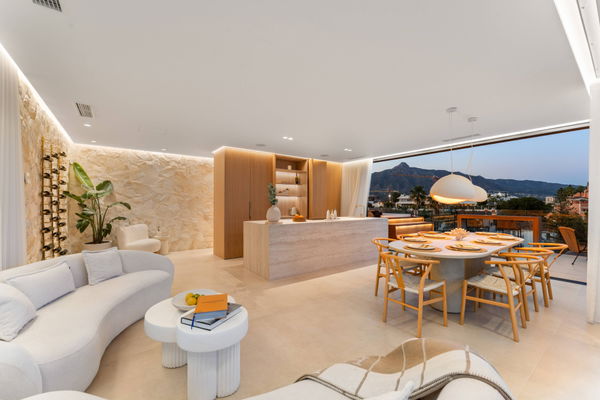 Elegant Scandinavian villa overlooking La Concha and the Mediterranean, Nueva Andalucia, Marbella