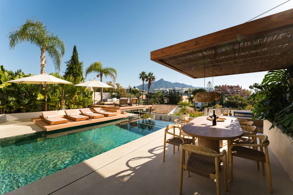 Elegant Scandinavian villa overlooking La Concha and the Mediterranean, Nueva Andalucia, Marbella