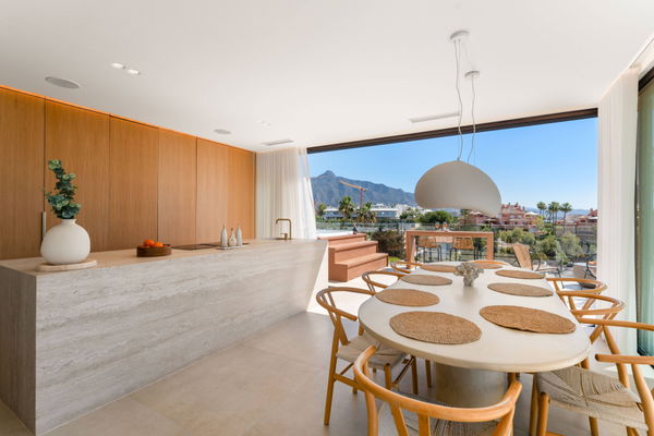 Elegant Scandinavian villa overlooking La Concha and the Mediterranean, Nueva Andalucia, Marbella