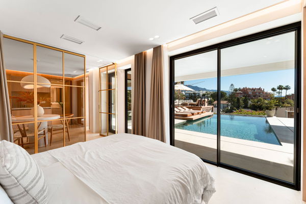 Elegant Scandinavian villa overlooking La Concha and the Mediterranean, Nueva Andalucia, Marbella