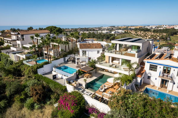 Elegant Scandinavian villa overlooking La Concha and the Mediterranean, Nueva Andalucia, Marbella