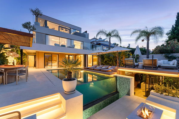Elegant Scandinavian villa overlooking La Concha and the Mediterranean, Nueva Andalucia, Marbella
