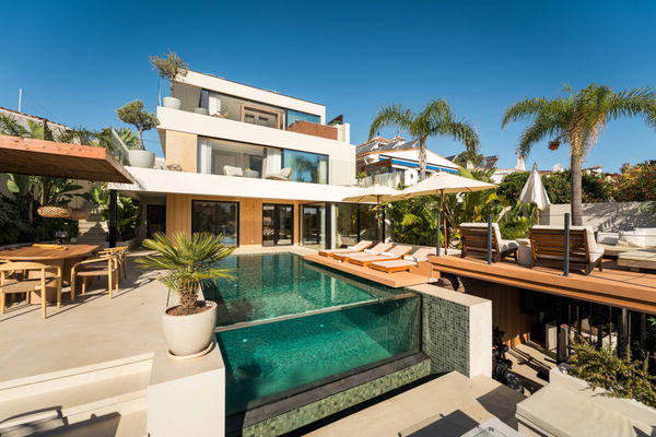Elegant Scandinavian villa overlooking La Concha and the Mediterranean, Nueva Andalucia, Marbella