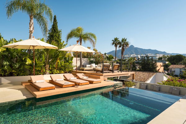 Elegant Scandinavian villa overlooking La Concha and the Mediterranean, Nueva Andalucia, Marbella