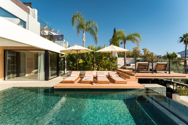 Elegant Scandinavian villa overlooking La Concha and the Mediterranean, Nueva Andalucia, Marbella