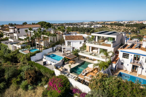 Elegant Scandinavian villa overlooking La Concha and the Mediterranean, Nueva Andalucia, Marbella