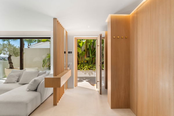 Elegant Scandinavian villa overlooking La Concha and the Mediterranean, Nueva Andalucia, Marbella