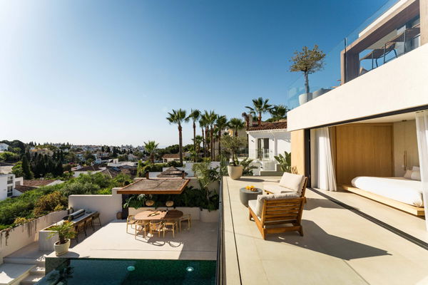 Elegant Scandinavian villa overlooking La Concha and the Mediterranean, Nueva Andalucia, Marbella