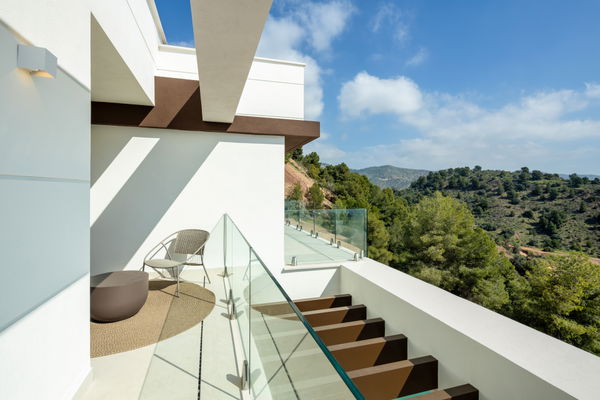 Contemporary architecture and absolute privacy in Pinares de San Antón, Málaga