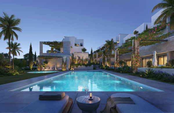 Elegant residence with private garden, New Golden Mile, Estepona