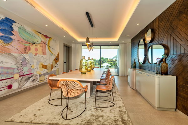 A luxury retreat in the mountains of Benahavís with sea views
