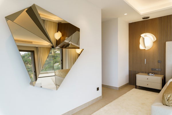 A luxury retreat in the mountains of Benahavís with sea views