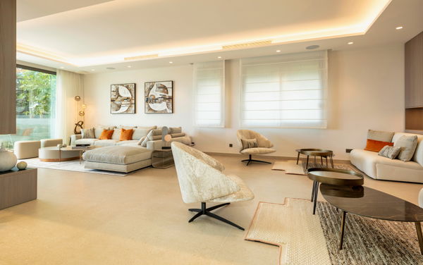 A luxury retreat in the mountains of Benahavís with sea views