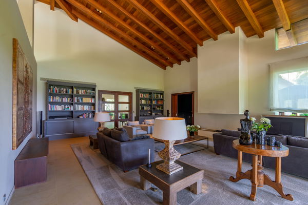 Huge family home in privileged residential area of La Zagaleta, Benahavis