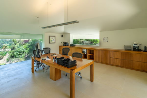Huge family home in privileged residential area of La Zagaleta, Benahavis