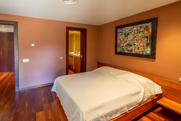 Huge family home in privileged residential area of La Zagaleta, Benahavis