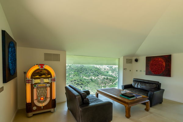 Huge family home in privileged residential area of La Zagaleta, Benahavis