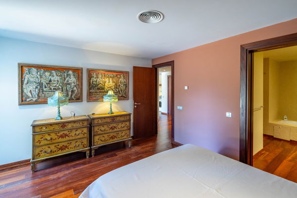 Huge family home in privileged residential area of La Zagaleta, Benahavis