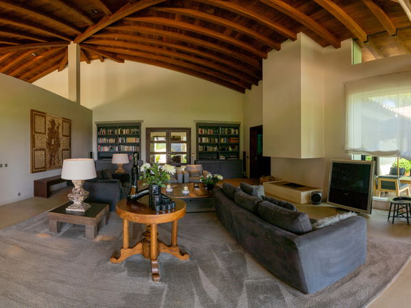 Huge family home in privileged residential area of La Zagaleta, Benahavis