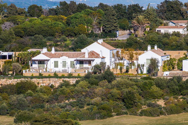 Luxury villa next to golf course in Finca Cortesín