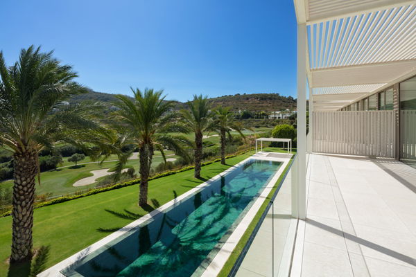 Luxury villa next to golf course in Finca Cortesín