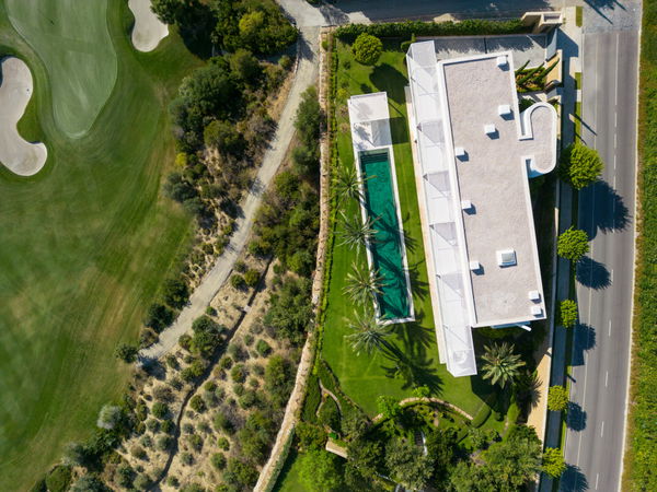 Luxury villa next to golf course in Finca Cortesín
