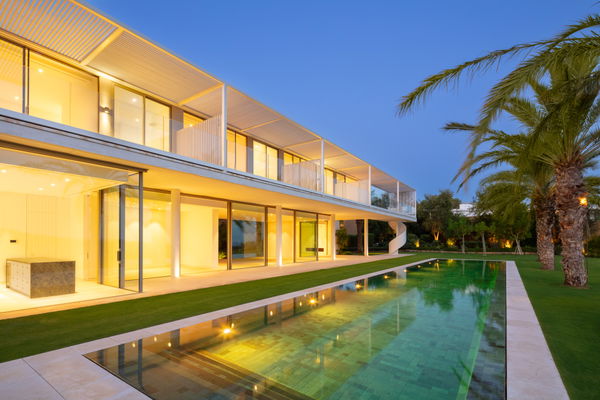Luxury villa next to golf course in Finca Cortesín