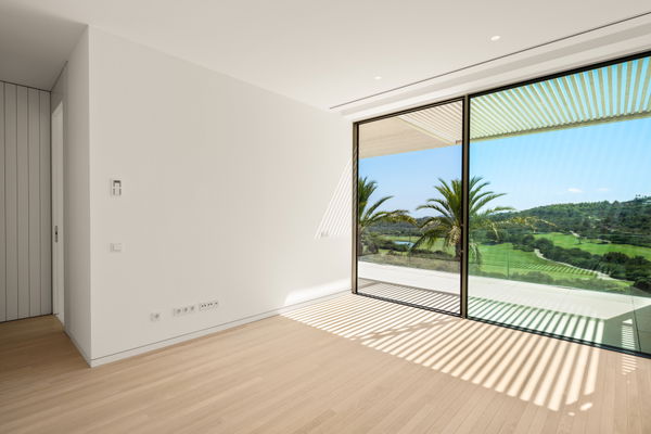 Luxury villa next to golf course in Finca Cortesín