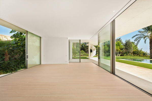 Luxury villa next to golf course in Finca Cortesín