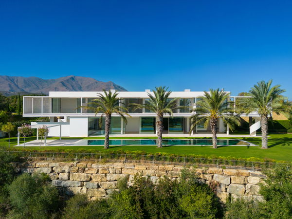 Luxury villa next to golf course in Finca Cortesín