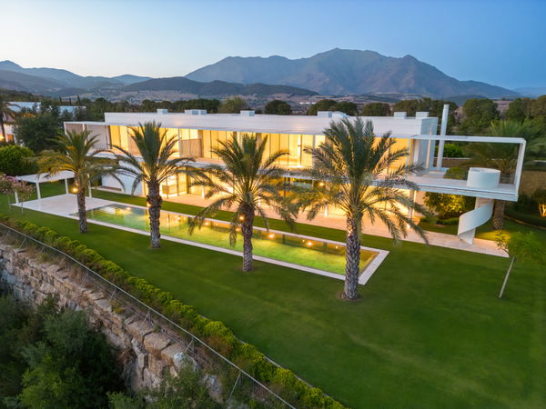 Luxury villa next to golf course in Finca Cortesín