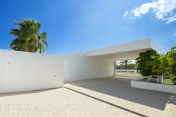 Contemporary villa next to the golf course, Finca Cortesín