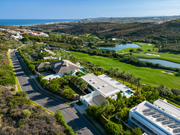 Contemporary villa next to the golf course, Finca Cortesín