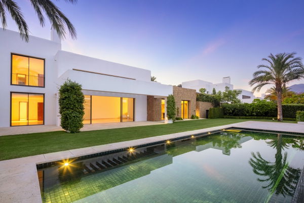 Spectacular villa next to the Casares golf course