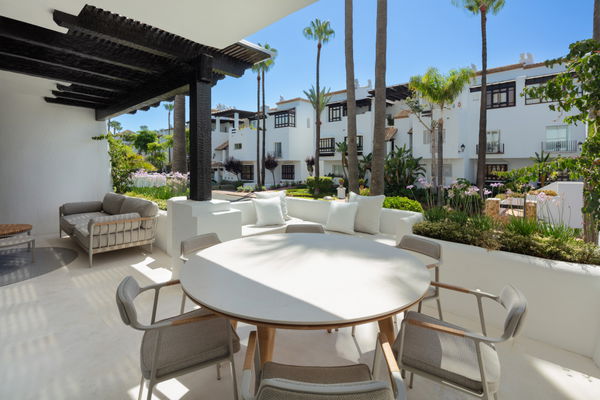 Modern and sophisticated apartment in Marina de Puente Romano