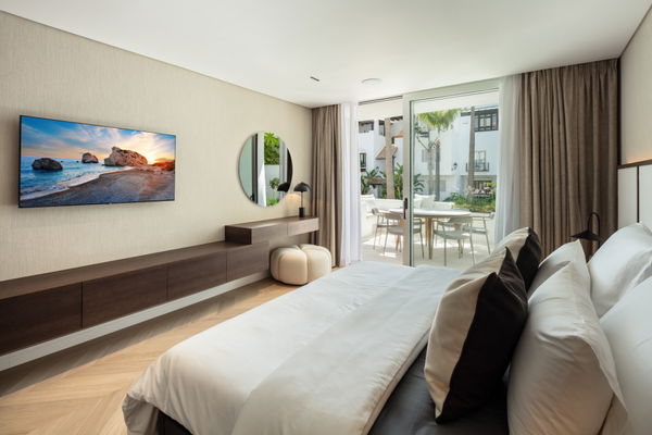 Modern and sophisticated apartment in Marina de Puente Romano